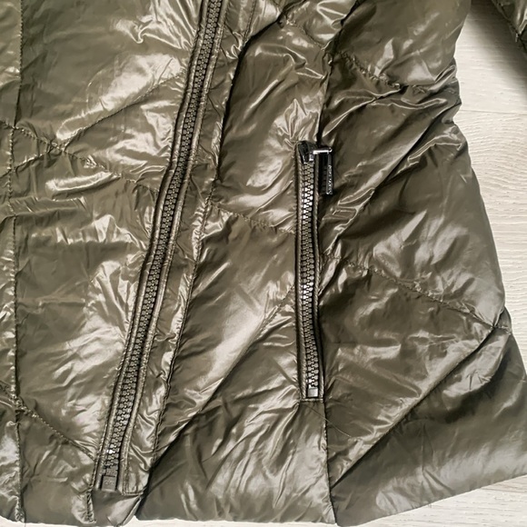 Vince Camuto olive green jacket🌺 lightweight‎ size S down feathers filler - Picture 4 of 11